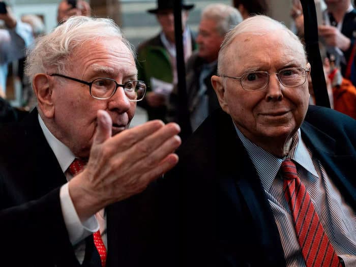 Billionaire investors Warren Buffett and Charlie Munger aren't sold on AI hype: 'Old-fashioned intelligence works pretty well'