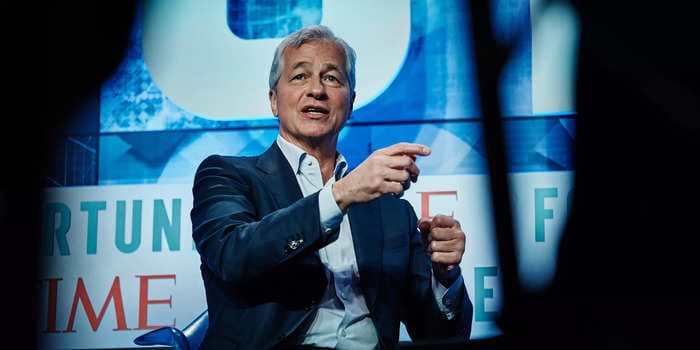 JPMorgan CEO Jamie Dimon wants US regulators to consider a ban on the short selling of bank stocks