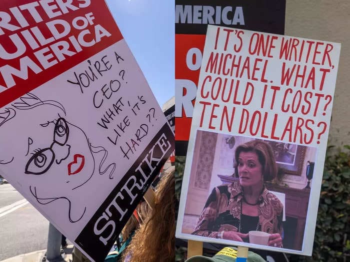 15 of the best, funniest picket signs from the writers' strike