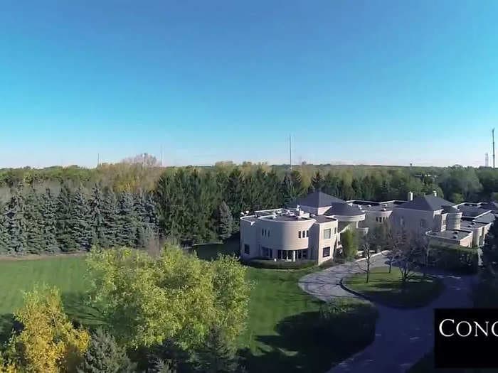 Take a tour of Michael Jordan's Chicago mansion that's been on the market for 10 years and see why he can't sell it