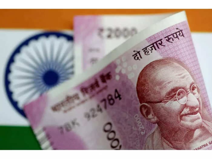 PIL filed against RBI, SBI notifications permitting Rs. 2000 note exchange, without ID proof