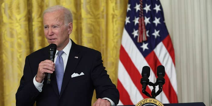 US stocks trade mixed as Biden and McCarthy are due to meet on debt-ceiling talks