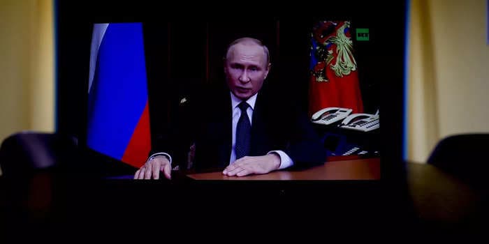 Russian TV airs apparent deepfake video of Putin ordering martial law amid reports Ukraine is on the attack