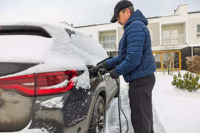 A Chinese startup says its electric-car battery can charge in 6 minutes &mdash; even in extreme cold