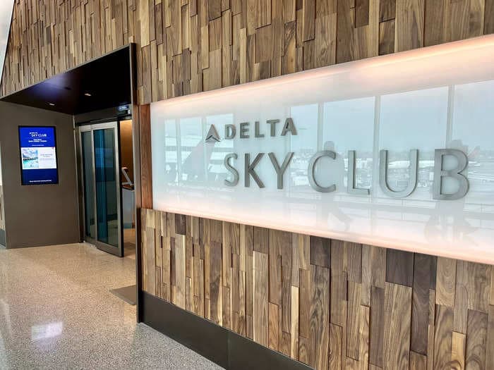 Delta passengers are embarking on 'Sky Club Crawls' to drink at every lounge in the airport — but the key is not getting too drunk to fly