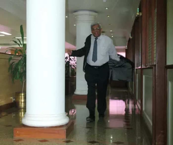Time to hang my boots says Deepak Parekh in his last letter to HDFC shareholders