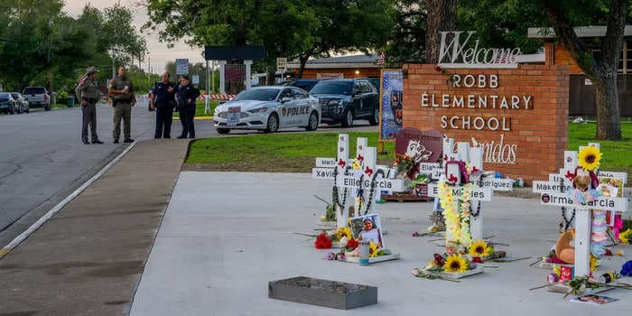 Scot Peterson, the school resource officer during the Parkland shooting, was acquitted. The failed case will complicate criminal cases for Uvalde parents, expert says