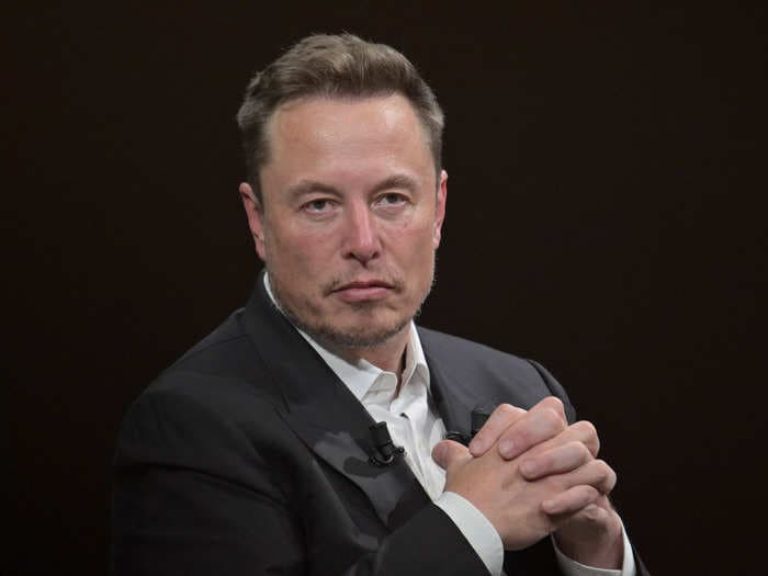 A Tesla board member once locked Elon Musk's phone in a safe to keep him off Twitter. The billionaire forced hotel security to open it, biographer says.