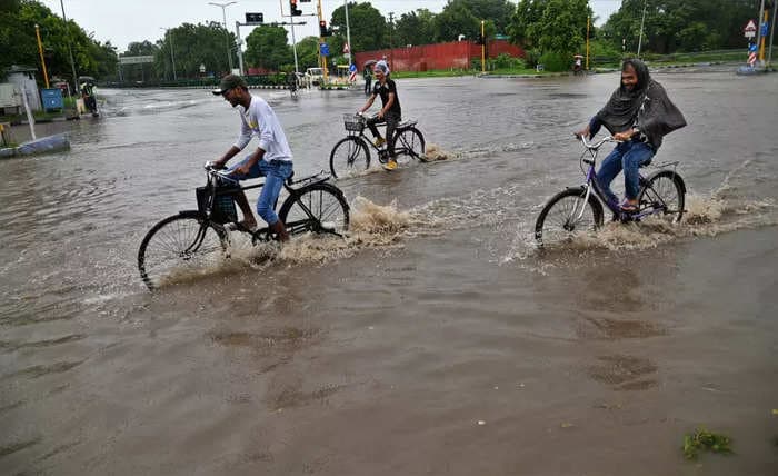 Thunderstorms, landslides rock North India as incessant monsoon batters four states