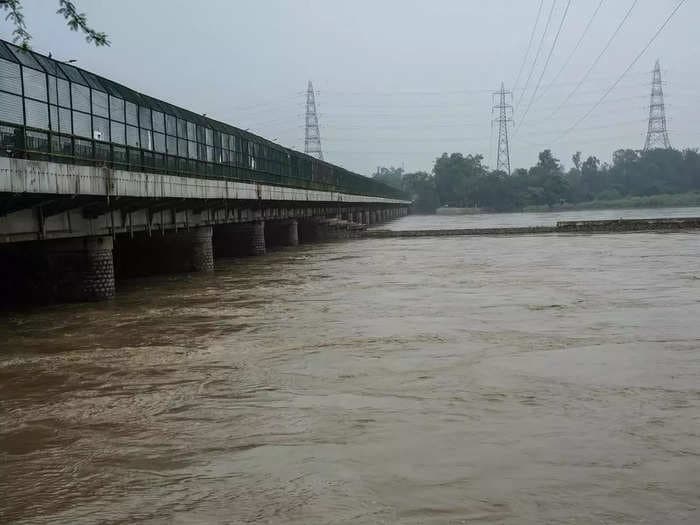 Yamuna in Delhi shows receding trend but still above danger mark