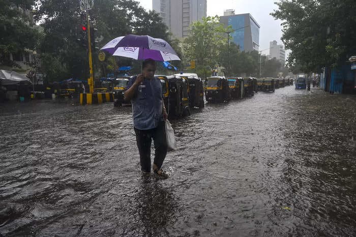 Mumbaikars, brace for more heavy showers for the next 24 hours