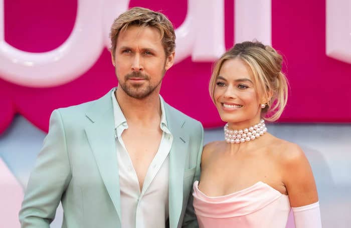 Margot Robbie says her friends were disappointed when they learned she didn't kiss Ryan Gosling in 'Barbie'