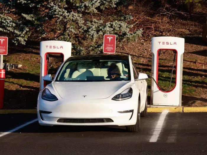 Here's what thousands of Tesla owners really think about their Model 3