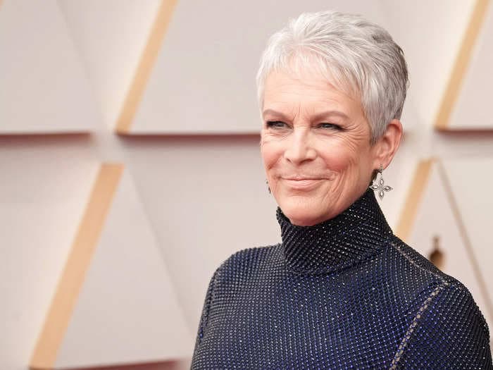 Jamie Lee Curtis says she'd 'be dead' if she hadn't overcome her opioid addiction: 'I'm lucky'