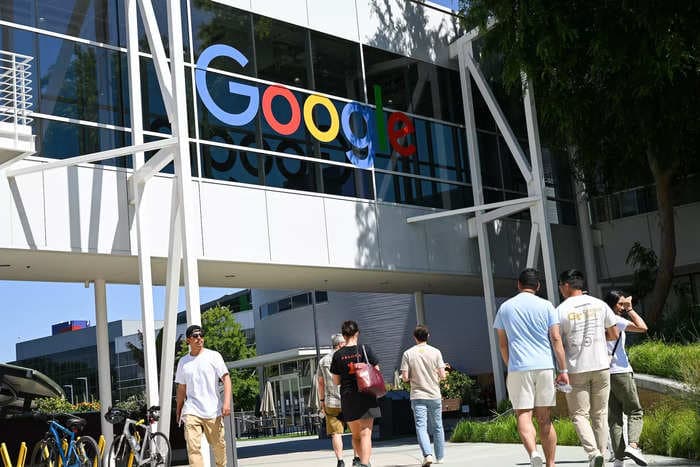 Ex-Google recruiter says 'everyone fails' on the vital step of following up with a personalized message after applying for a job