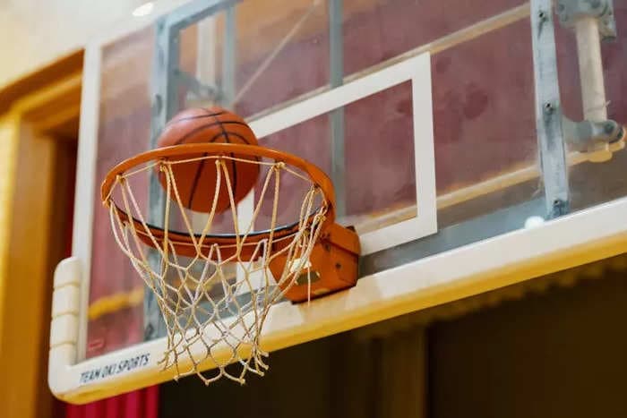 Top high school basketball player dies after going into cardiac arrest during a school workout