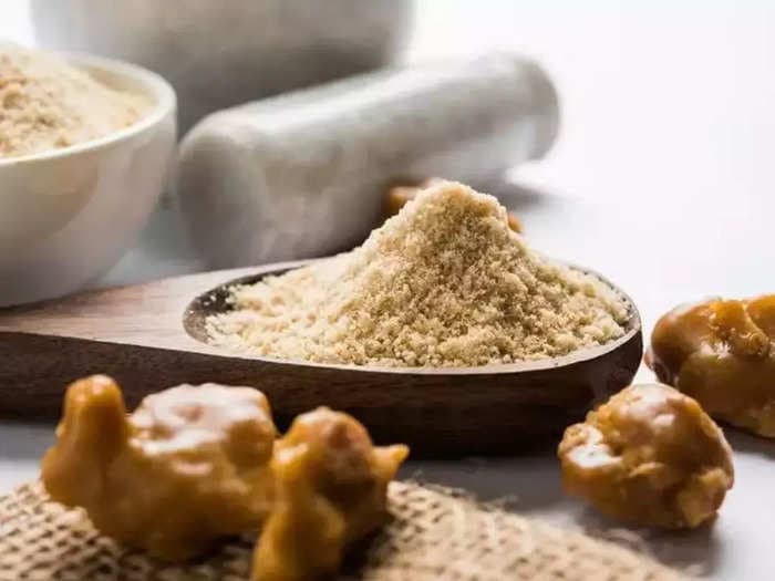 Hing (Asafoetida): Aromatic resin with culinary and medicinal charms