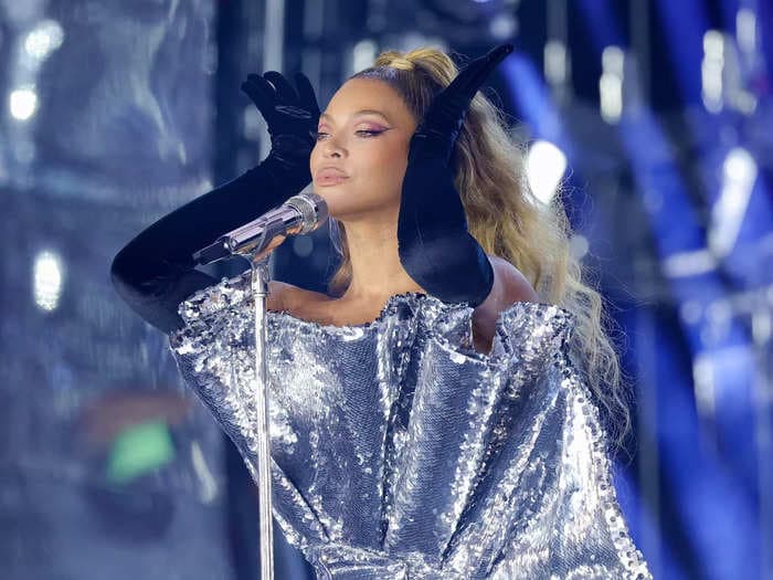 Beyoncé had to pause her latest Renaissance World Tour concert for 10 minutes due to a sound system failure, but the superstar quickly recovered — and dazzled fans in a new outfit