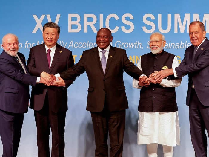 The BRICS summit ended with no new currency and all 5 members issuing differing and contradictory commentary on de-dollarization