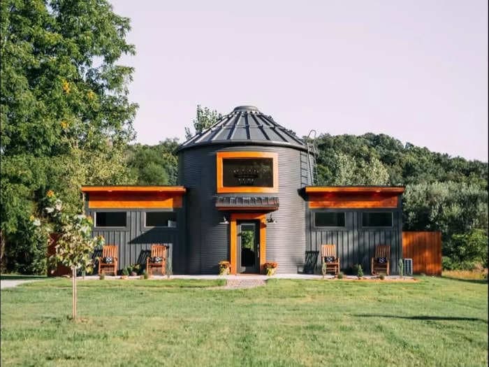 An Amish community in Ohio helped a couple build a $100,000 tiny home made out of a grain silo. Here's how they did it.