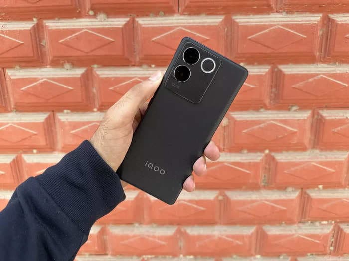 IQOO Z7 Pro 5G Review — Impressive camera but OS needs more work