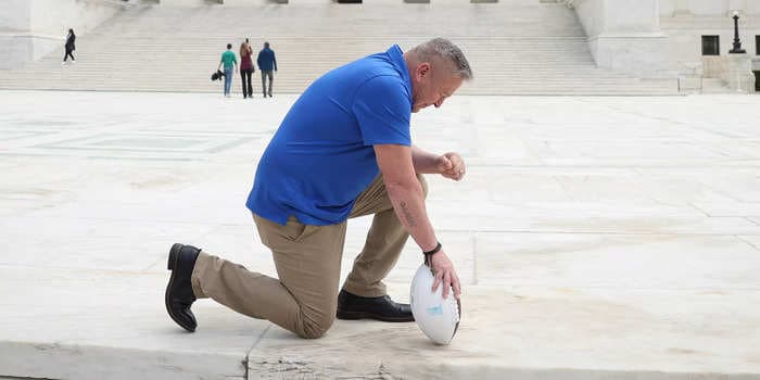 A high school football coach quit after his first game back following a Supreme Court battle guaranteeing him the right to publicly pray