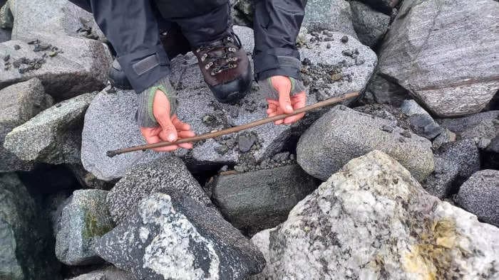 Melting ice in Norway revealed a 4,000-year-old arrow that was likely lost while ancient hunters targeted reindeer — but is now a 'bull's eye for archaeology'