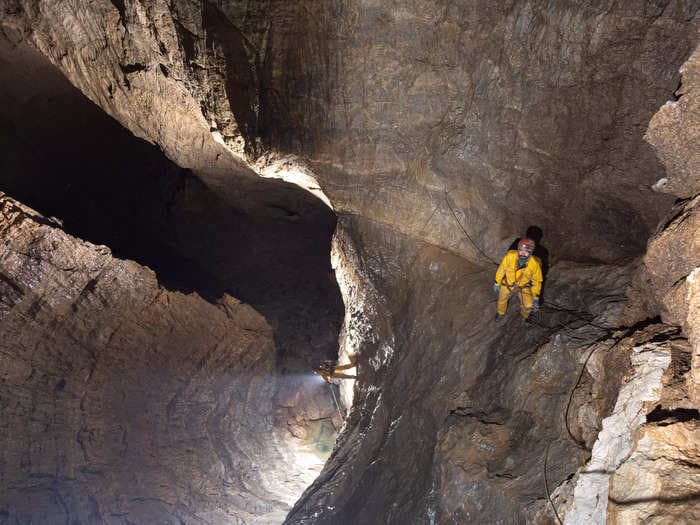 US caver trapped 3,000ft underground in Turkey. His rescue has begun but may take 10 days.