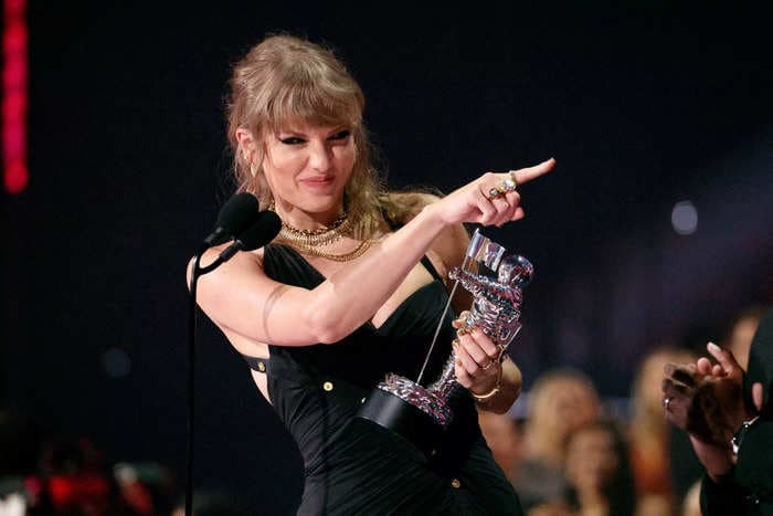 Taylor Swift was the star of the 2023 VMAs &mdash; here are all of her best and most chaotic moments at the show
