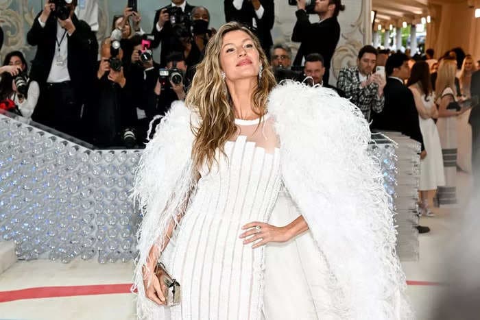 Gisele Bündchen says she had panic attacks and once thought about jumping during her modeling days