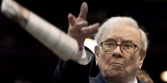 Warren Buffett's Berkshire Hathaway just dumped another $130 million of HP stock - and has now sold nearly $300 million worth this month