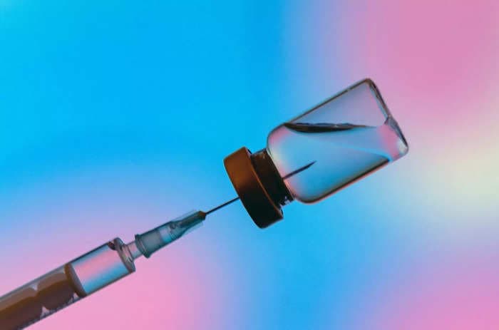 Peptide shots are the hot, new fad for anti-aging and building muscle &mdash; but no one really knows what they are