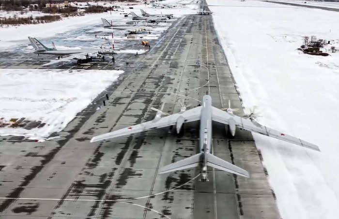 Russia is painting decoy Tu-95 strategic bombers on the tarmac of its main bomber air base, report says