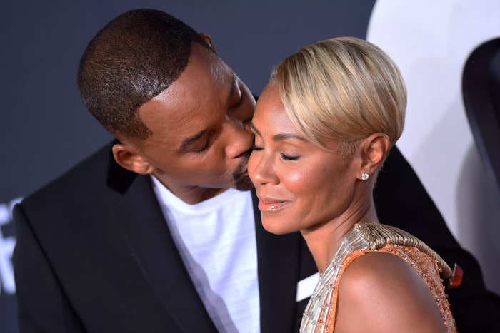 Jada Pinkett Smith and Will Smith are getting backlash for keeping their separation secret. A couples therapist said it was a smart move.