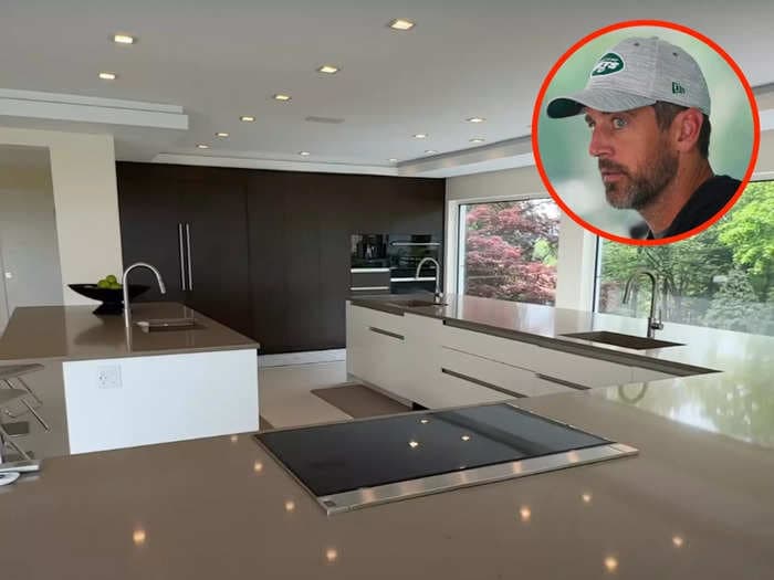 An interior designer explains why the kitchen in Aaron Rodgers' $9.5 million home is a 'nightmare'