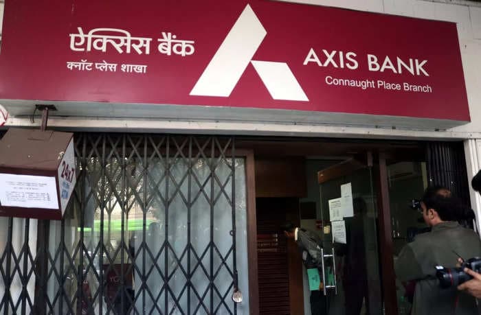 Axis Bank Q2 net profit rises 10 pc to Rs 5,863 crore