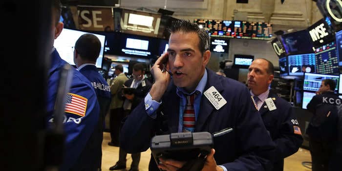 US stocks trade mixed as traders assess strongest GDP growth since 2021