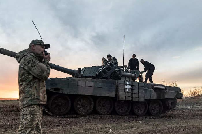 US officials are concerned that Ukraine is running out of troops and have hinted at peace talks with Russia, report says