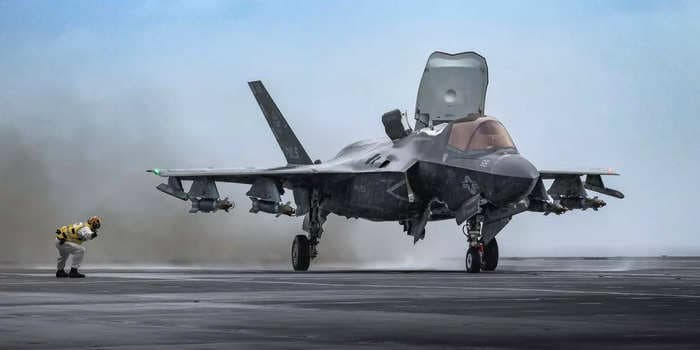 The British navy's newest aircraft carrier teamed up with US pilots to launch F-35 jets in 'beast mode' for the first time