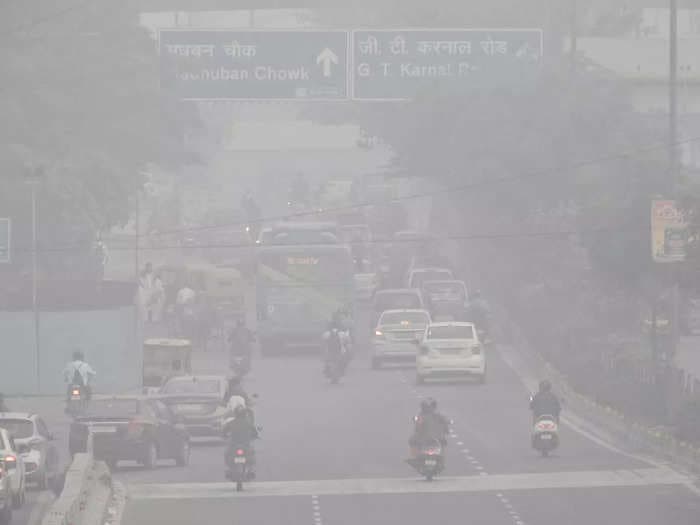 Delhi's air quality dips to 'severe' yet again
