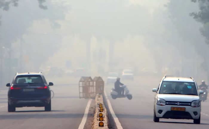 Delhi chokes under blanket of smog, air quality plummets to 'severe' at several stations