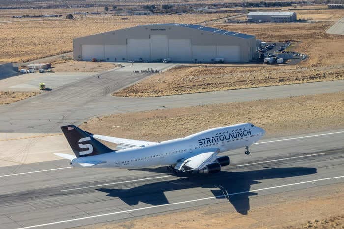 A Boeing 747 that flew for Virgin Orbit before its collapse has a new home with Stratolaunch