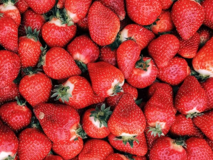 Preserving Freshness: Tips to Buy and Store Strawberries for Up to a Year