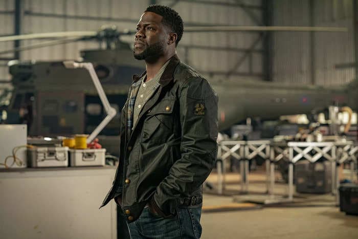 'Lift' director breaks down how they pulled off the 2 airplane fight sequences, with Kevin Hart doing most of his own stunts