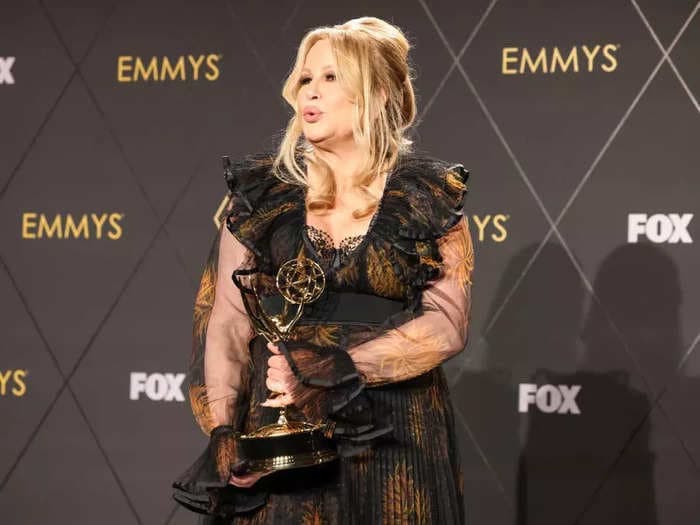 Jennifer Coolidge thanks 'all the evil gays' for helping her win an Emmy 