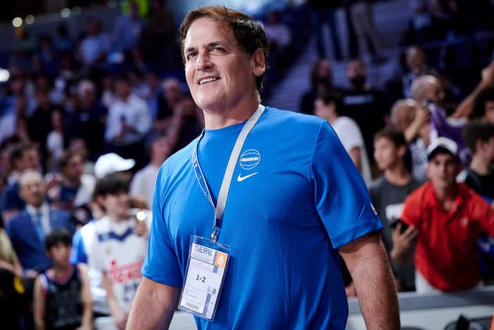 'Shark Tank' star Mark Cuban usually spends the first hour of his day reading emails in bed
