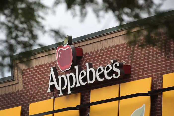 Applebee's says its 'date night' passes that give diners $1,500 of food and drink for $200 sold out within a minute