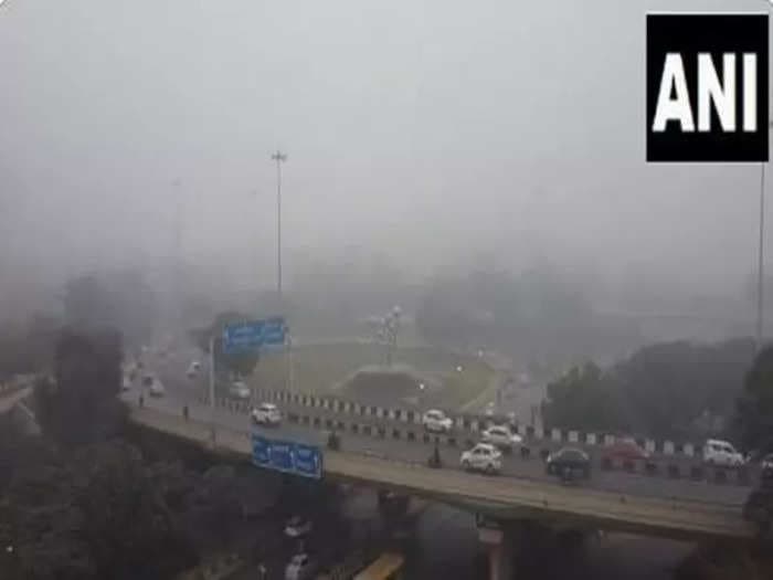 More than 20 trains delayed in Delhi due to dense fog and cold weather