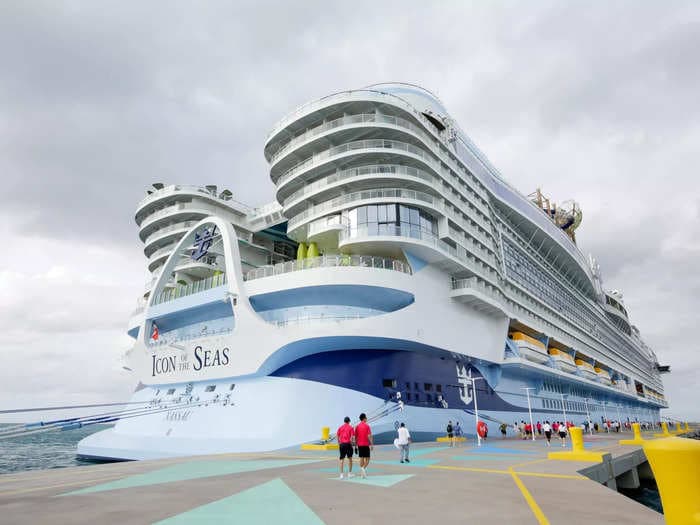 I was one of the first guests on Royal Caribbean's Icon of the Seas &mdash; these are the 9 things you should know about what it's like on the world's largest cruise ship