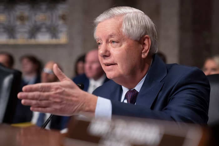 Lindsey Graham blasts the timing of the Biden administration's retaliatory strikes on Iran-linked targets: 'They're not afraid of us'
